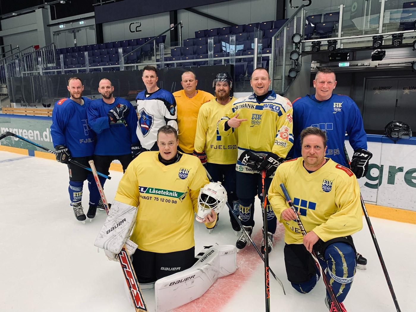 Michael Willadsen i forgrunden for Esbjerg Heroes. Nu er både knæ og ansigt beskyttet på bedste vis. 