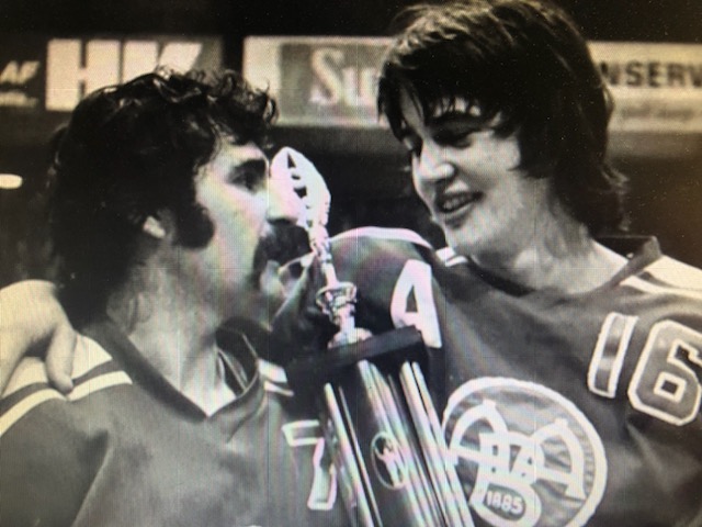 Richard David (til venstre) var træner for VM-holdet på Gran Canaria, hvor en af spillerne var Frits Nielsen (til højre)