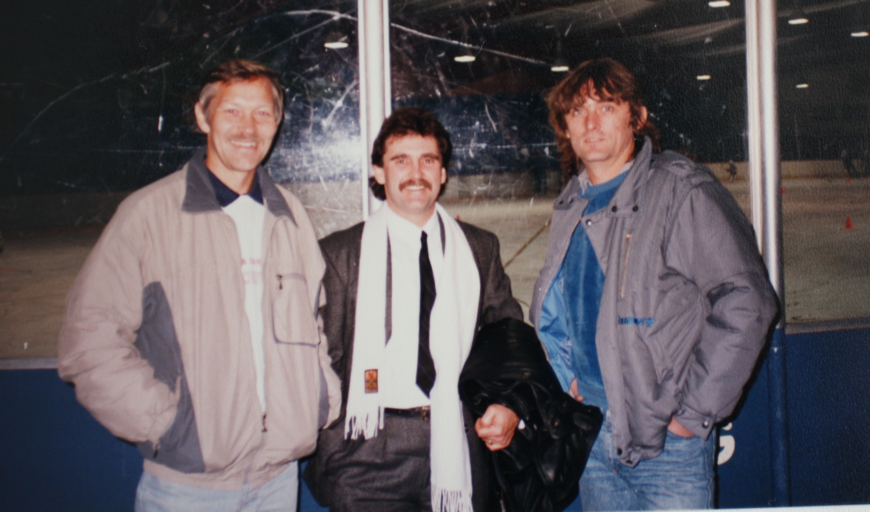 Richard David genså University of New Hampshire, hvor han og Frank Barth og Dana Barbin spillede i sin tid. Her er Richard David flankeret af Peter Fredberg, B.T., tv, og Jan Lund, Berlingske.