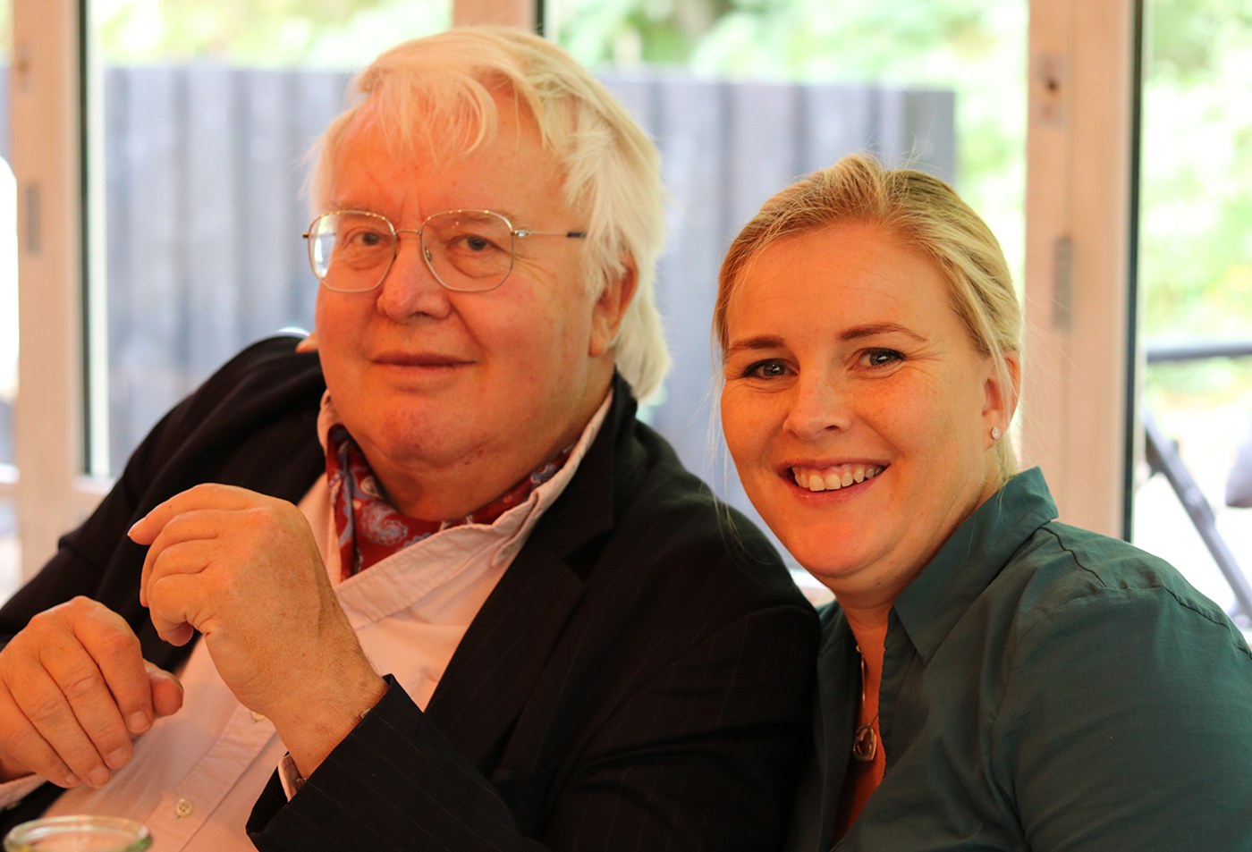 Asger Juul sammen med datteren Marie Louise Blok Juul, som i flere år var læge for Rungsteds ligahold.