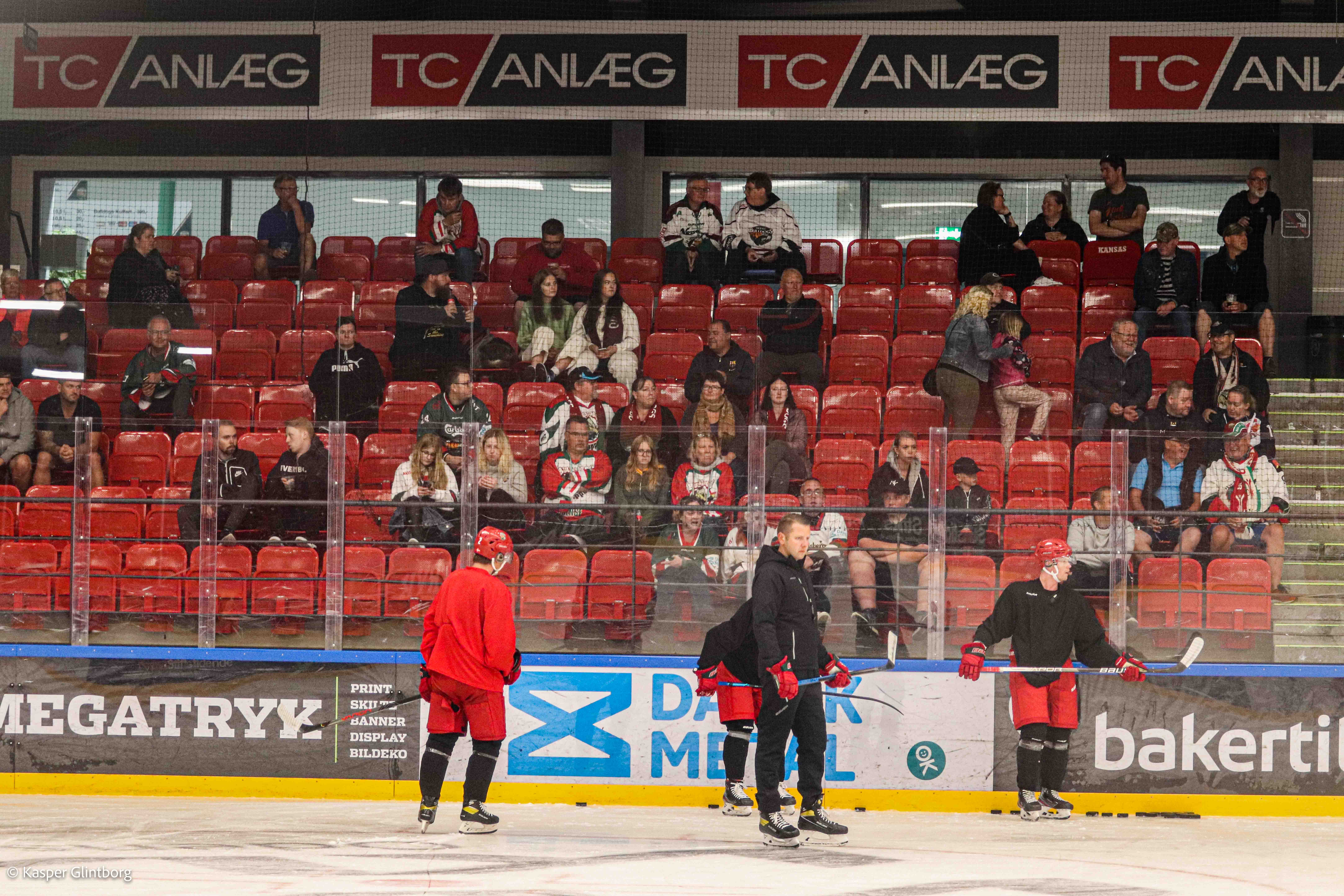 Allerede ved den åbne træning i sidste uge var der masser af interesse for Bulldogs-mandskabet. I aften ventes 700 tilskuere til sæsonens første træningskamp