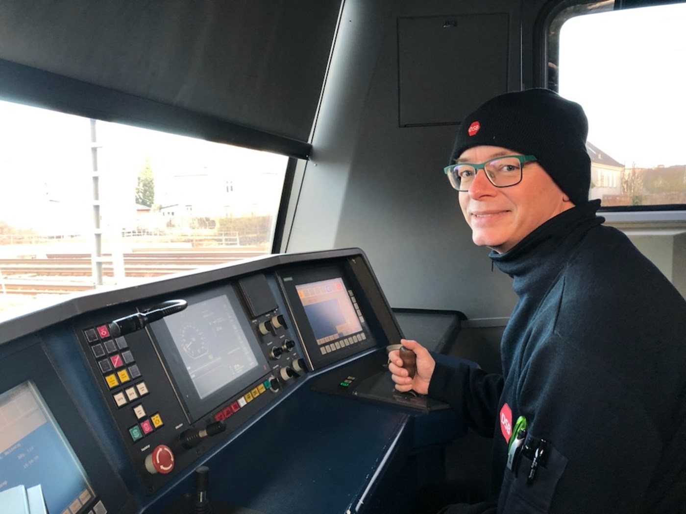 Ishockeyeksperten Jesper Schultz på job som lokofører på de københavnske S-baner. Foto: Peter Fredberg