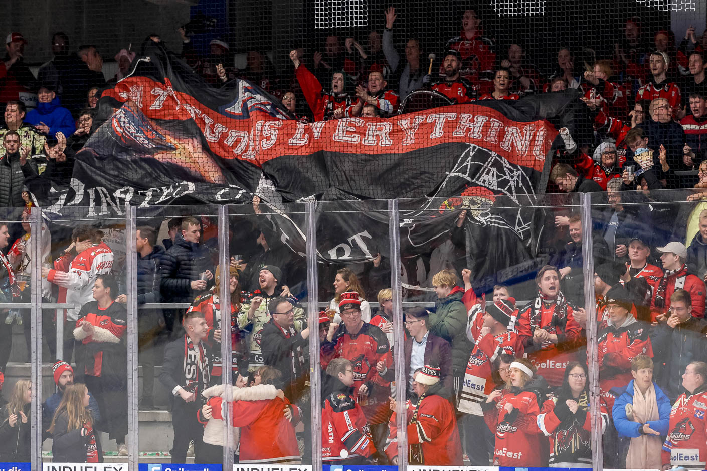 Metal Ligaen - Arvefjenderne Tørner Sammen I Aalborg