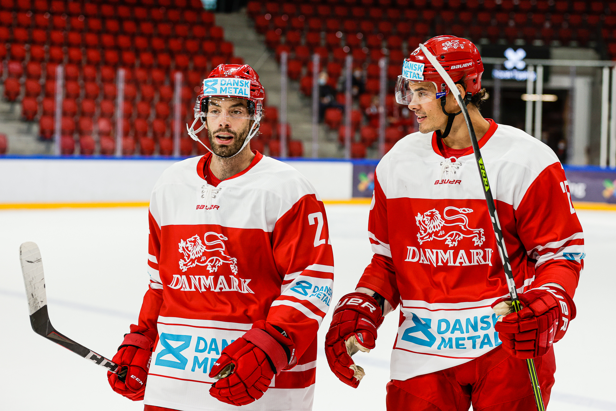 Sagt af Oliver Lauridsen i 2013: ”Jeg husker tydeligt, hvordan vi jokede med, at vi en dag ville spille sammen på landsholdet. Vi var ikke mere end 8-10 år.”    - Sagt af Markus Lauridsen i 2013: ”Vi satte os tidligt et mål og har hele tiden troet på det.”