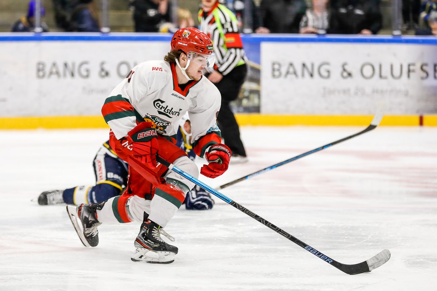 Her er Oliver Anker med pucken fra de sæsoner, hvor han spillede for Odense Bulldogs
