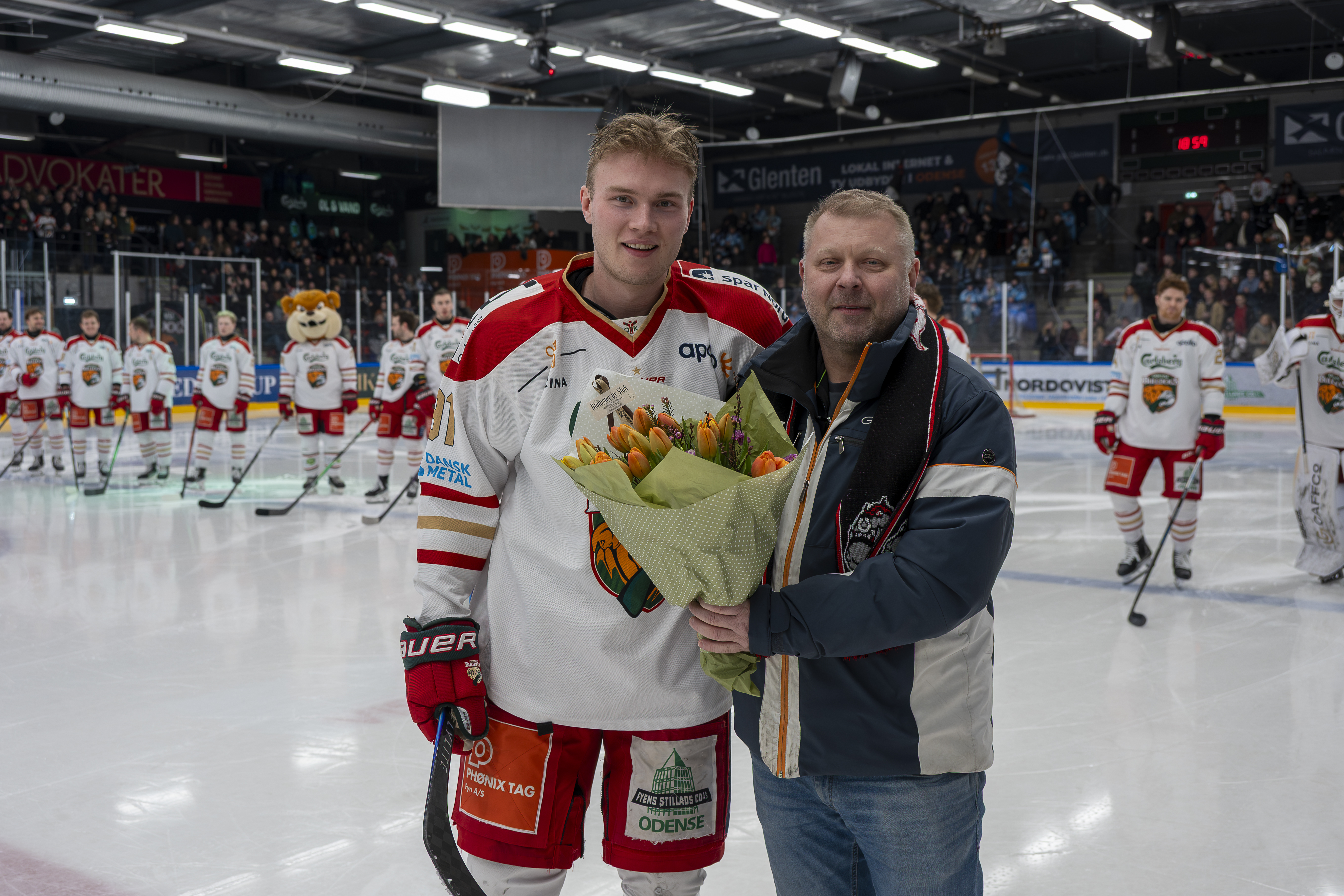 100 kampe blev fejret på isen, Simon Schleicher og Sebastian Maddock